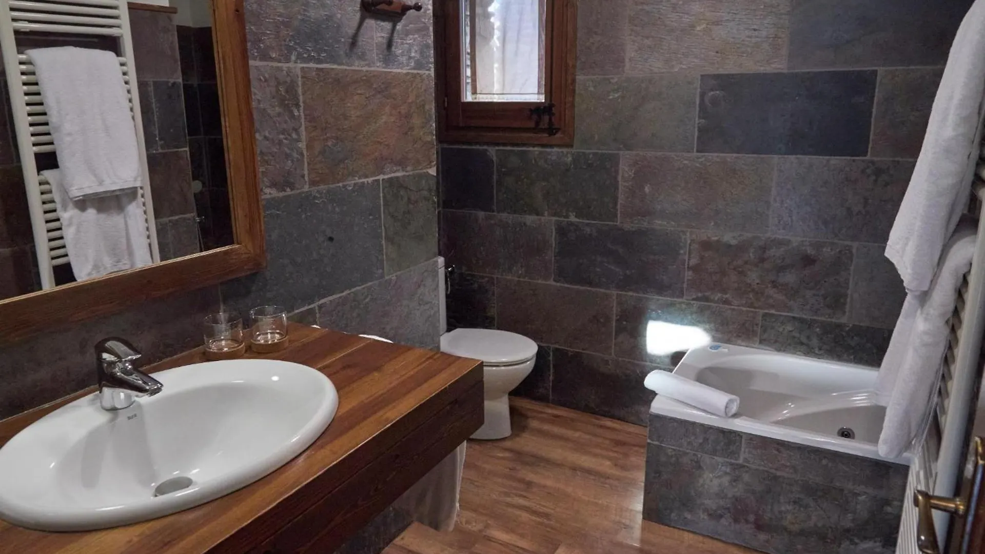 Country house Cal Marrufes Guest House Puigcerda Spain